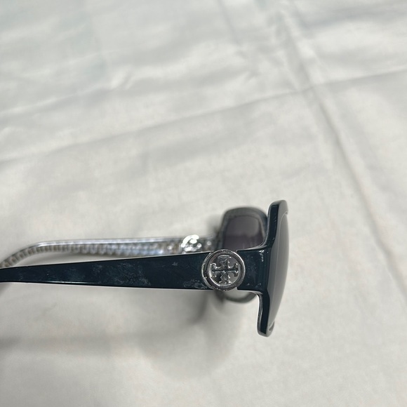 TORY BURCH Sunglasses with case - Picture 3 of 14